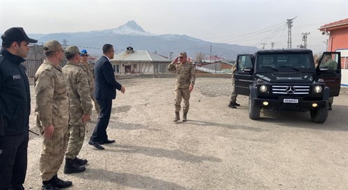 Komutanlarımızın Minik Öğrencilerimize Ziyareti.